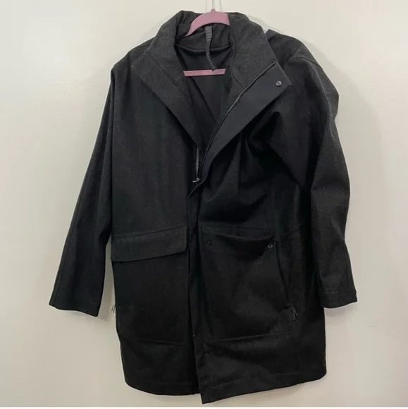 Reykur parka EUC - Picture 10 of 11